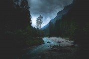 夢中的雨滴，家中的漏雨之夢，夢雨滴與家之漏雨之夢