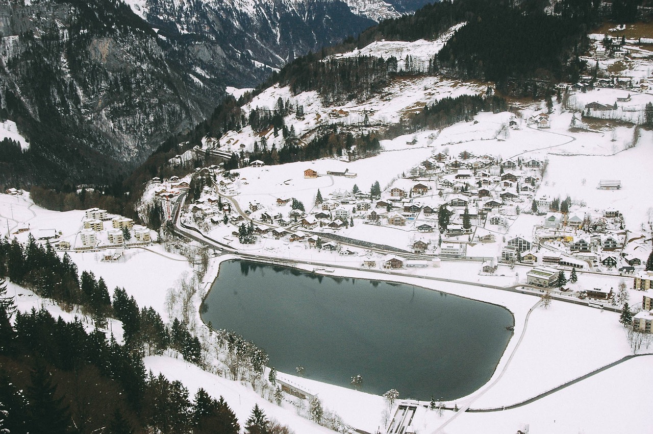 夢(mèng)到掃雪，一場(chǎng)與冬日雪景的邂逅